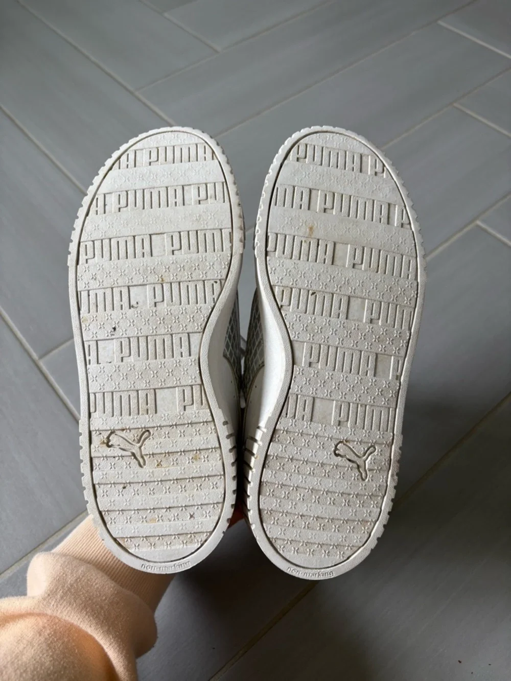 Puma Kids White Sneakers with Iridescent Side Stripe